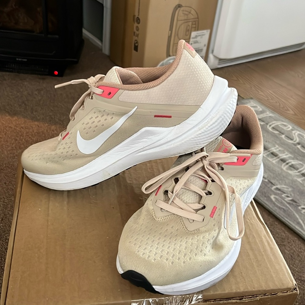 Nike woman’s sneakers